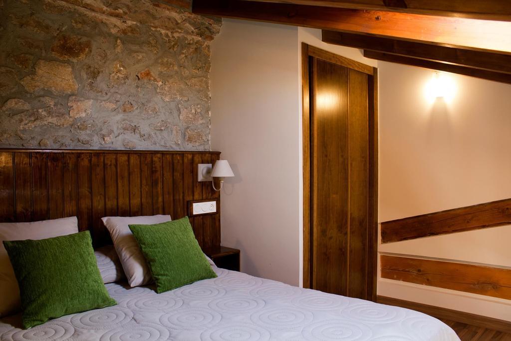Hotel Y Apartamentos El Camin Po Room photo