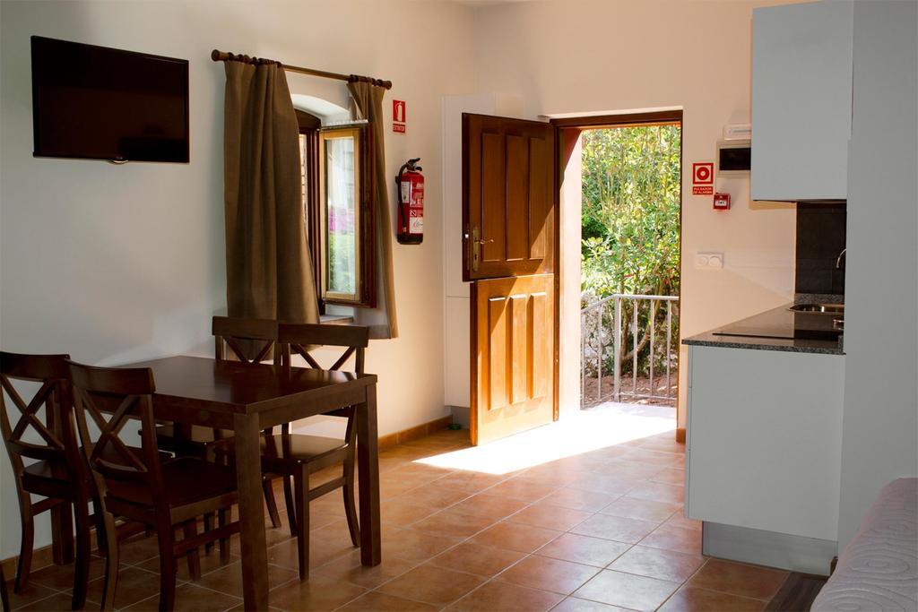 Hotel Y Apartamentos El Camin Po Room photo