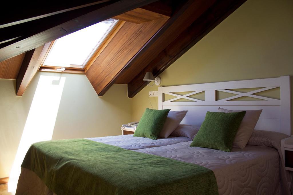 Hotel Y Apartamentos El Camin Po Room photo