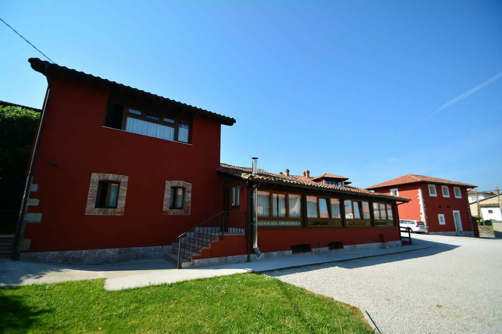 Hotel Y Apartamentos El Camin Po Exterior photo
